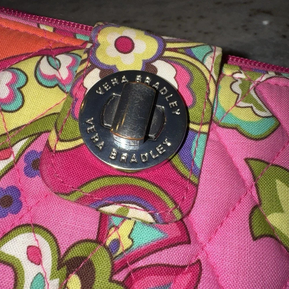 Vera Bradley Wallet Quilted Paisley Floral Bright 8x5x2 Zipper Turn Lock - Picture 7 of 7